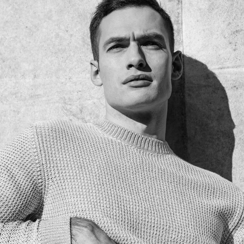 Boris Ro.